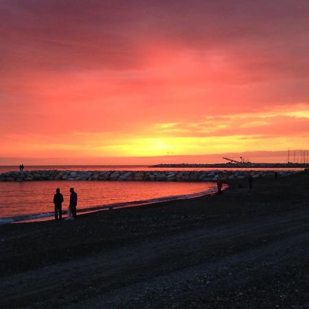 Affittacamere A Due Passi Dal Mare Marina di Cecina Zewnętrze zdjęcie